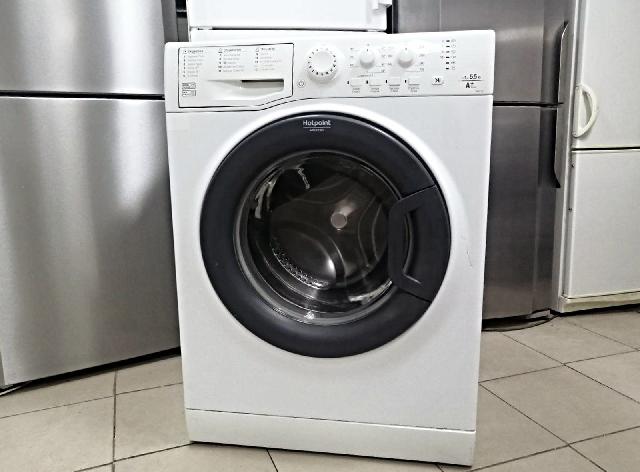 Hotpoint Ariston 5,5кг 1000об/мин (арт.МЗС01042) Hotpoint Ariston 5,5кг 1000об/мин (арт.МЗС01042)